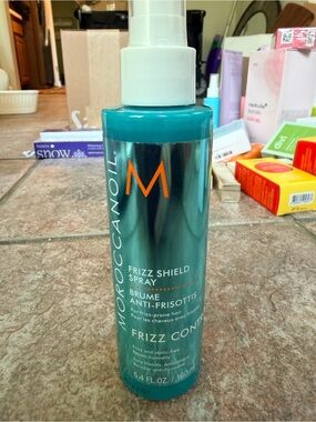 MoroccanOil Frizz Shield Spray